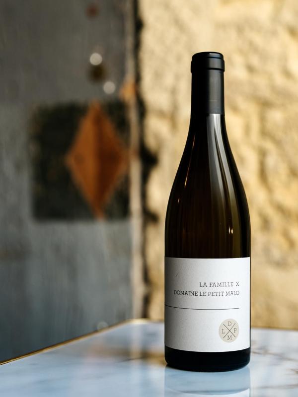 Sélection de vins locaux au restaurant © La Famille Sélection de vins locaux au restaurant © La Famille