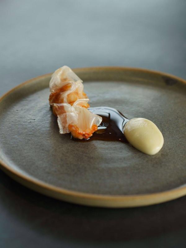 Langoustine, dressage signature © Maaemo