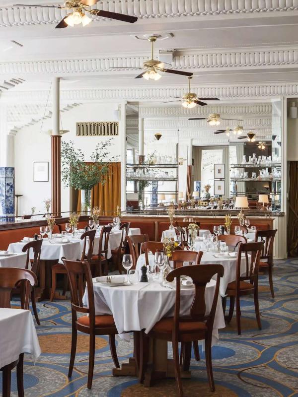 Salle du restaurant Maggie Comptoir à l'hôtel Rochechouart à Paris © DR