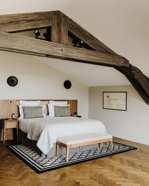 Une chambre de l’hôtel avec vue mer © Les Roches Blanches Une chambre de l'hôtel avec vue mer © Les Roches Blanches