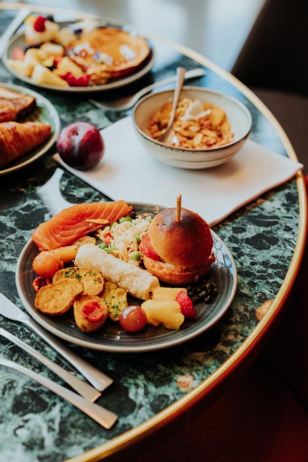Le Brunch au Pullman Paris Tour Eiffel © studiofengari