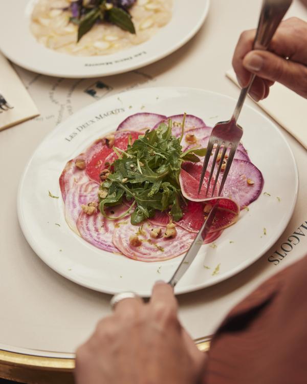 Une rosace de betterave Chioggia et radis rouge & blue © DR
