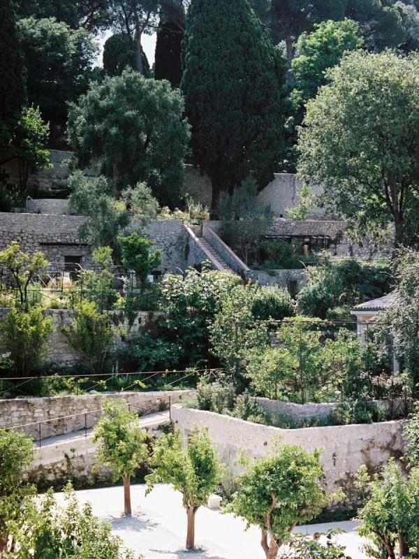 De la Cour des Orangers aux jardins en terrasses, une succession de décors naturels pour la cérémonie © Hôtel du Couvent De la Cour des Orangers aux jardins en terrasses, une succession de décors naturels pour la cérémonie © Hôtel du Couvent