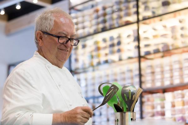 Juan-Mari Arzak dans le "lab" du restaurant © Coconut