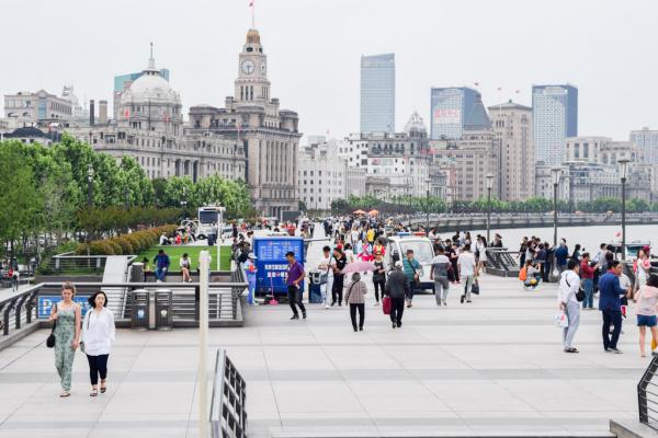 La mythique promenade du Bund, au bord de la rivière Huangpu © Yonder.fr