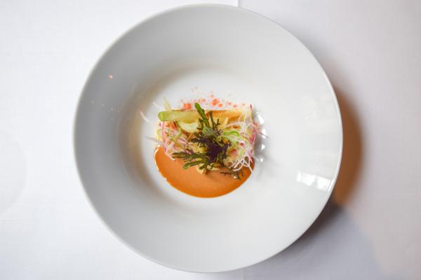 Ravioles de langoustines, julienne de radis, sauce siam © Yonder.fr