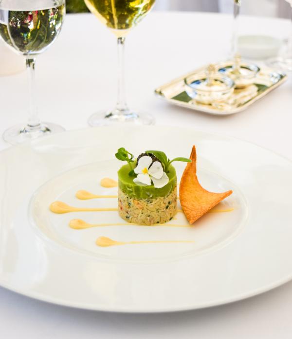 Tourteau de Bretagne au naturel, avocat et caviar osciètre royal © Yonder.fr