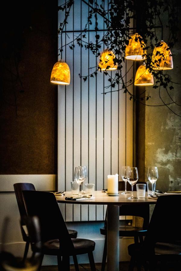 Les intérieurs soignés du restaurant Orties © Nicolas Maday