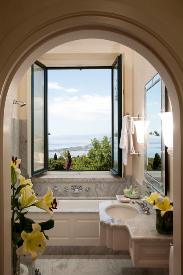 Salle de bain avec vue © Belmond