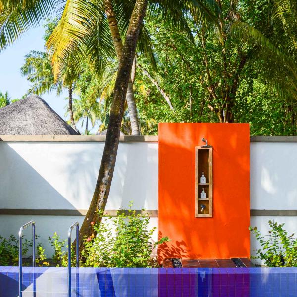 Les piscines des villas sur l'île © Pierre Gunther