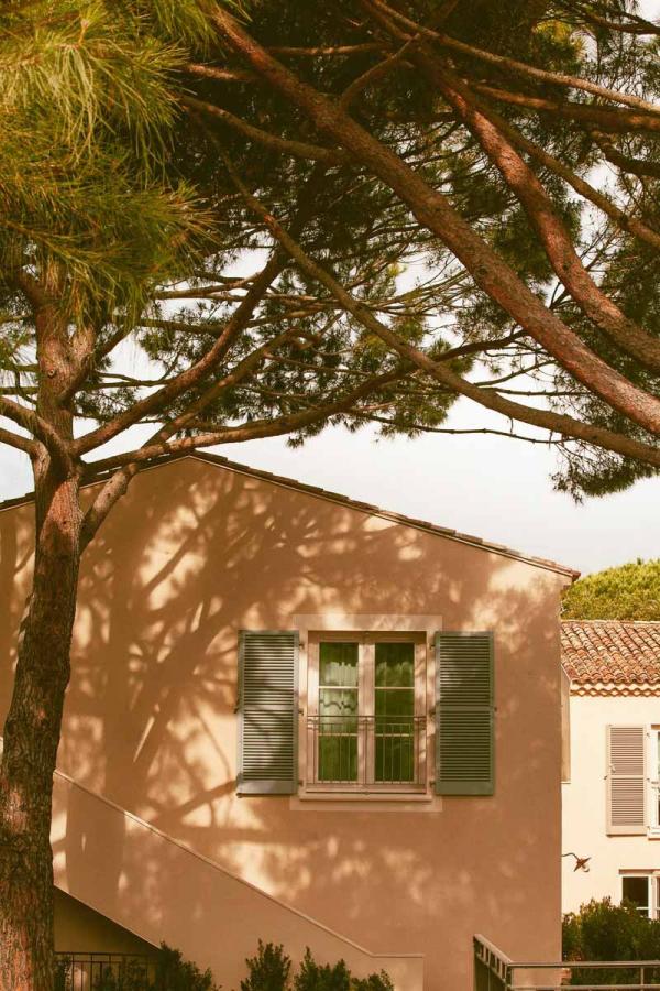 Hôtel Lou Pinet Saint-Tropez | Vue extérieure © Matthieu Salvaing