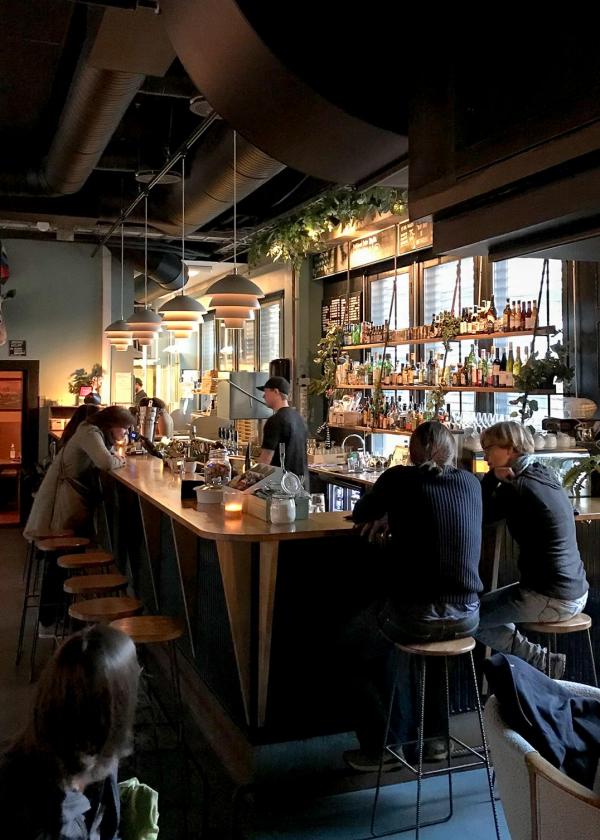 Le Postkontoret, un ancien bureau de poste transformé en en bar vivant © Pierre Gunther