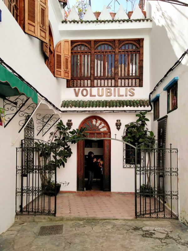 La promenade dans les rues de Tanger est le meilleur moyen de découvrir les lieux insolites qui habitent la ville © Alix Laplanche