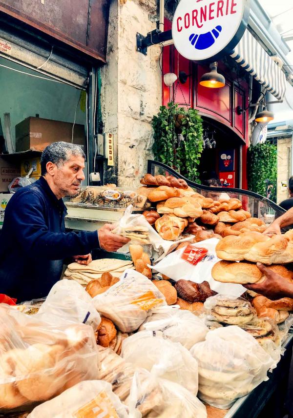 Le marché Mahane Yehuda, l'un des lieux les plus emblématiques de la ville © Camille Weyl