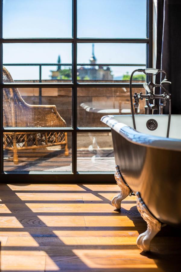 Rooms Hotel Tbilissi —Chambre avec terrasse © DR