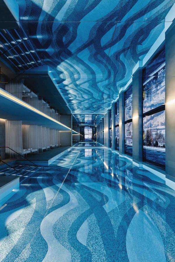 Dior Spa Cheval Blanc Paris — Piscine © Matthieu Salvaing pour Christian Dior Parfums