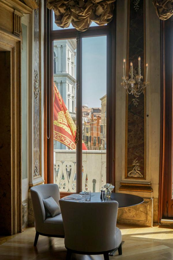 Salle à manger avec vue sur le Grand Canal © MB|YONDER.fr