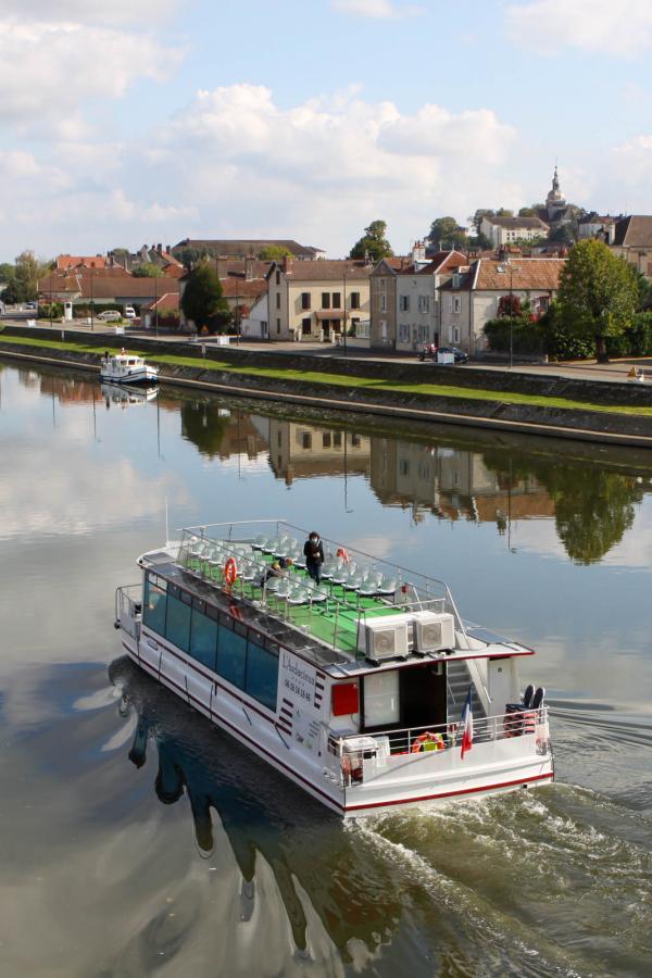 Bateau L'Audacieux © Vedettes du Val de Saône