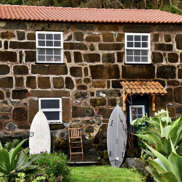 © Caldeira Guesthouse & Surfcamp 