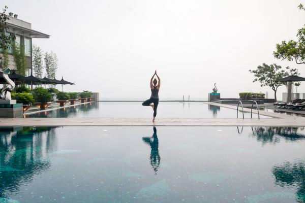 Au bord des piscines du Four Seasons Hong Kong © MB / YONDER.fr