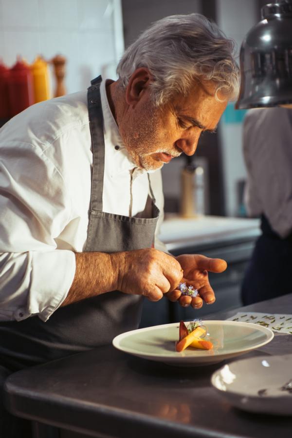 Hostellerie Jérôme – Le chef Bruno Cirino © DR