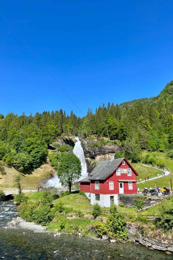 Cascade de Steinsdalsfossen © Pierre Gautrand 