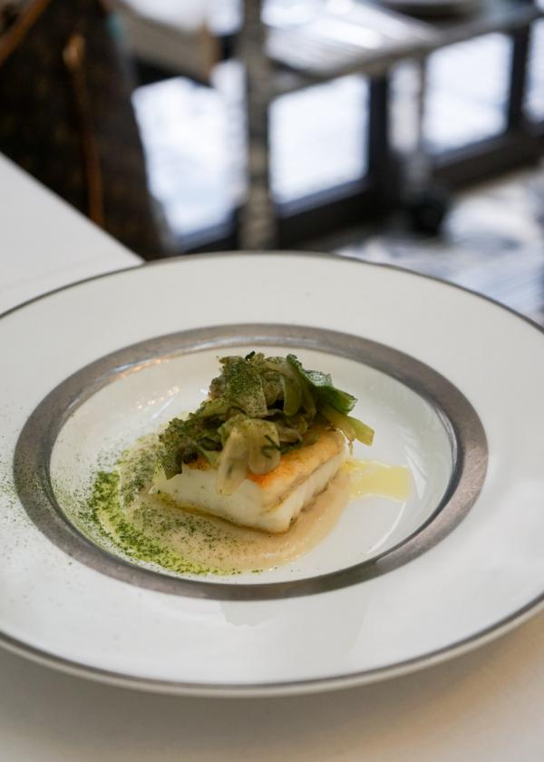 Il Carpaccio | Turbot, puntarelle, crème de praires © MB|YONDER.fr