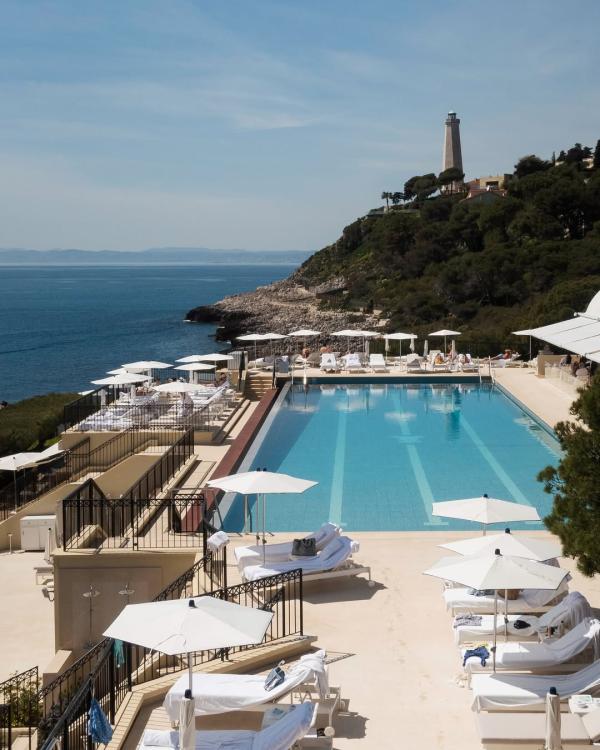 La piscine du Club Dauphin © Four Seasons Grand-Hôtel du Cap-Ferrat