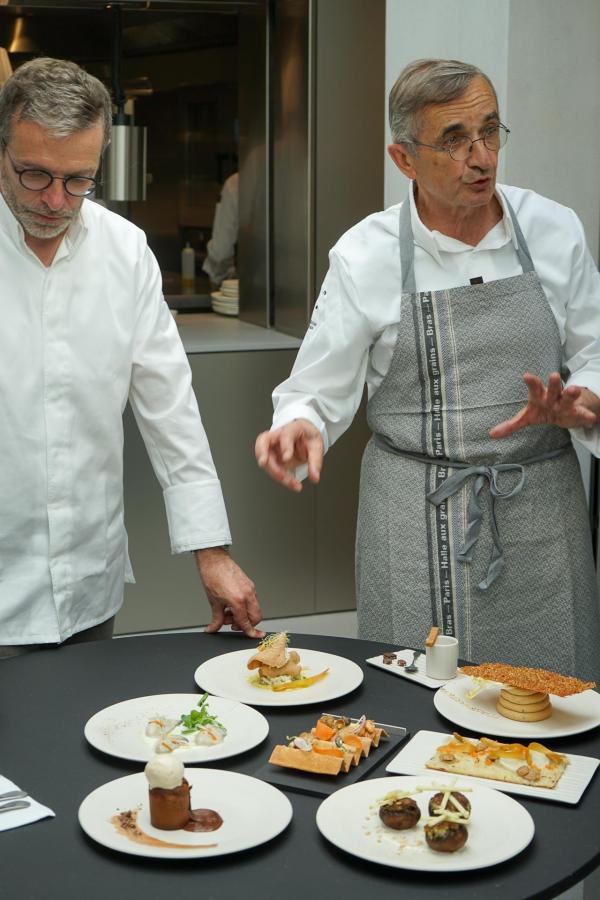 Sébastien et Michel Bras, chefs légendaires aux commandes de la Halle aux Grains © MB|YONDER.fr