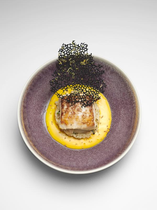 Lotte rôtie à l'huile de sésame, risotto aux blettes et parmesan © Royal Champagne