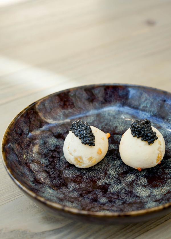 Nosso | Pao de queijo, caviar © MB|YONDER.fr