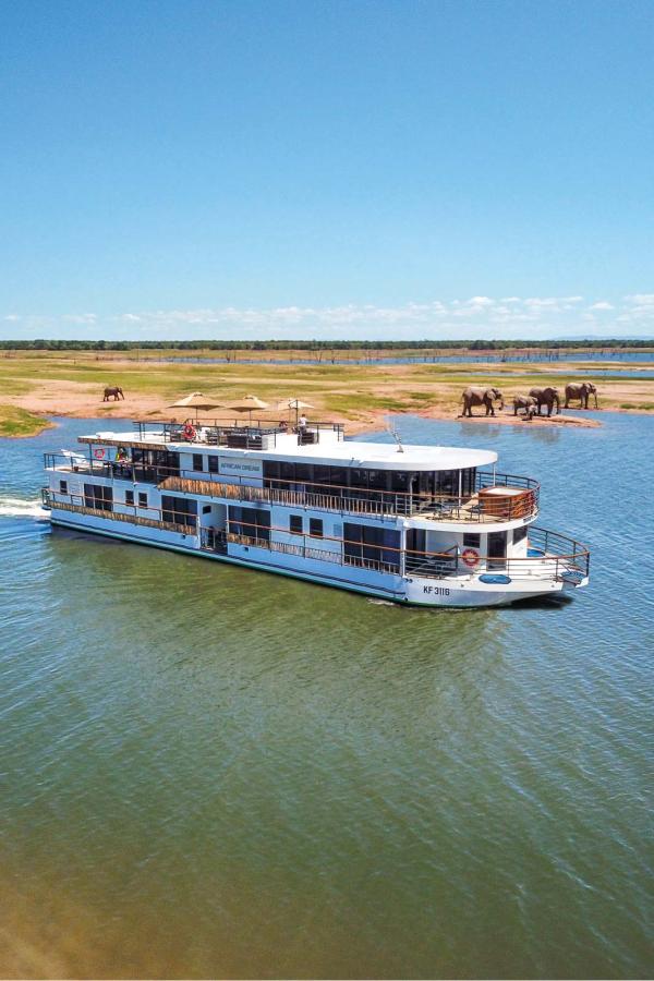 Sur le Lac Kariba avec CroisiEurope © Kévin Hogan