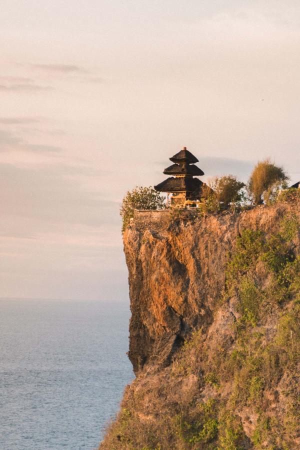 Uluwatu © Polina Kuzovkova