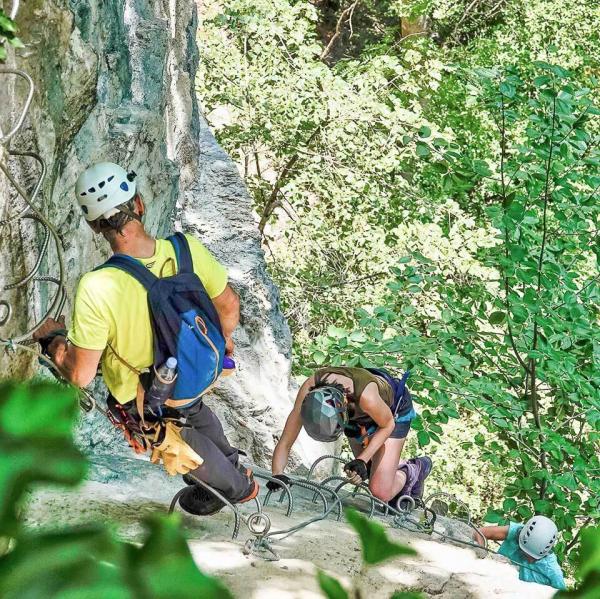 L'escalade est accessible même aux enfants © Cédric Tassan Vtopo