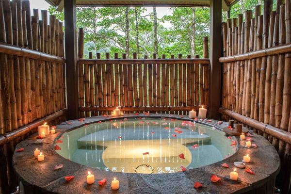 El Silencio Lodge & Spa - Jacuzzi © DR