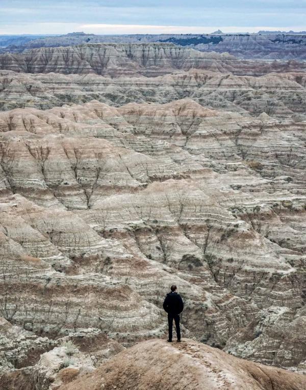 L'immensité des paysages des Badlands, depuis l'un des points de vue de la Sage Creek Road © YONDER.fr