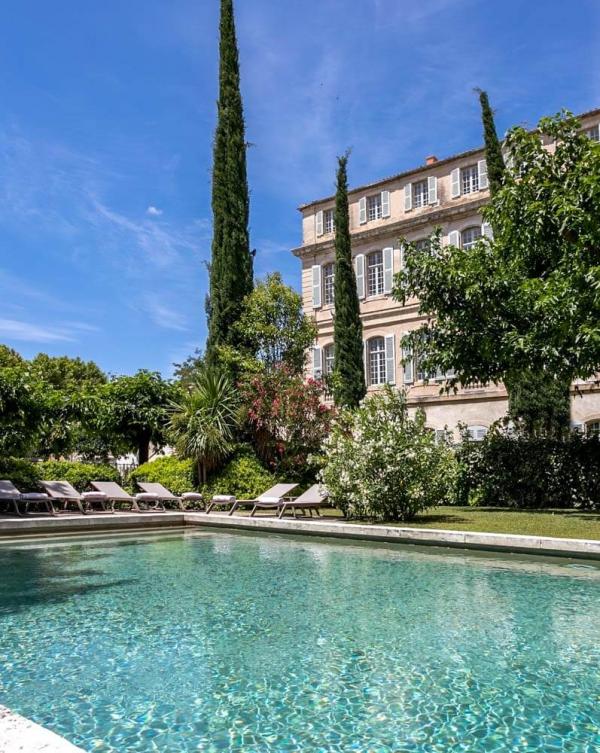 Château de Mazan — piscine © DR