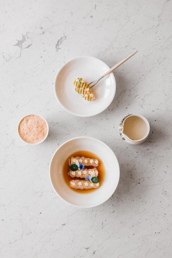 Un repas au gastronomique du © Couvent des Minimes, un Hôtel & Spa L'Occitane en Provence