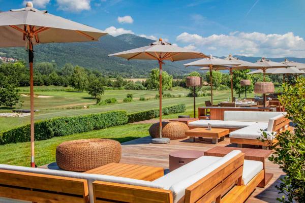 Jiva Hill Resort | Terrasse en bordure de golf © DR 
