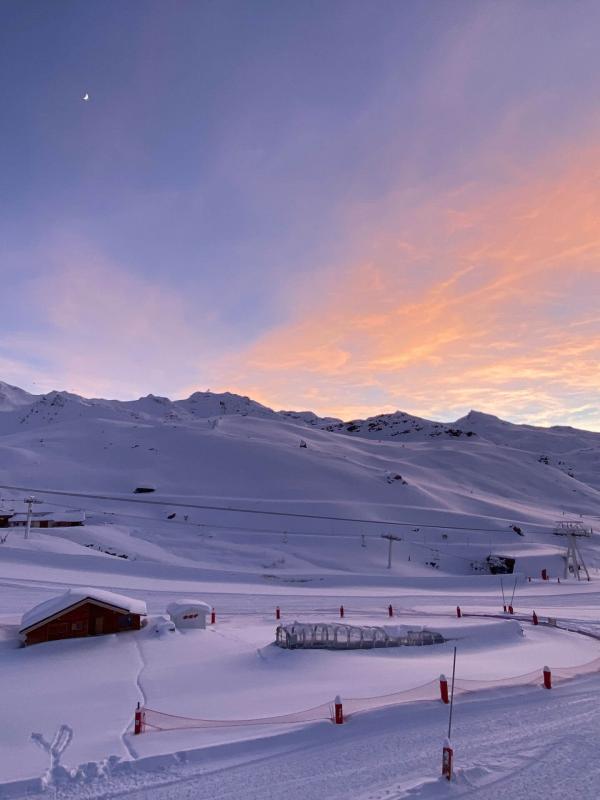 Hôtel Marielle (Val Thorens) - Vue de l'hôtel à la tombée de la nuit © YONDER.fr | EL