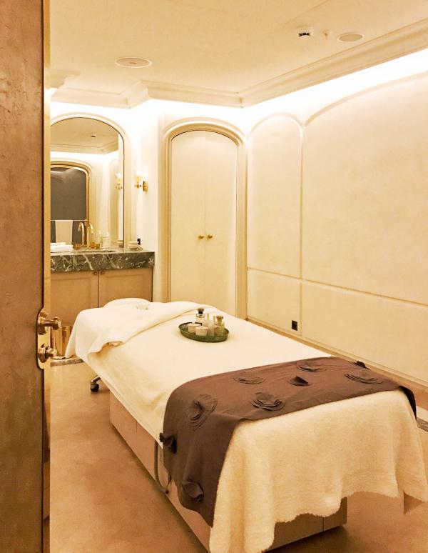 À l'intérieur de l'une des très luxueuses cabines de soin du spa © YONDER.fr