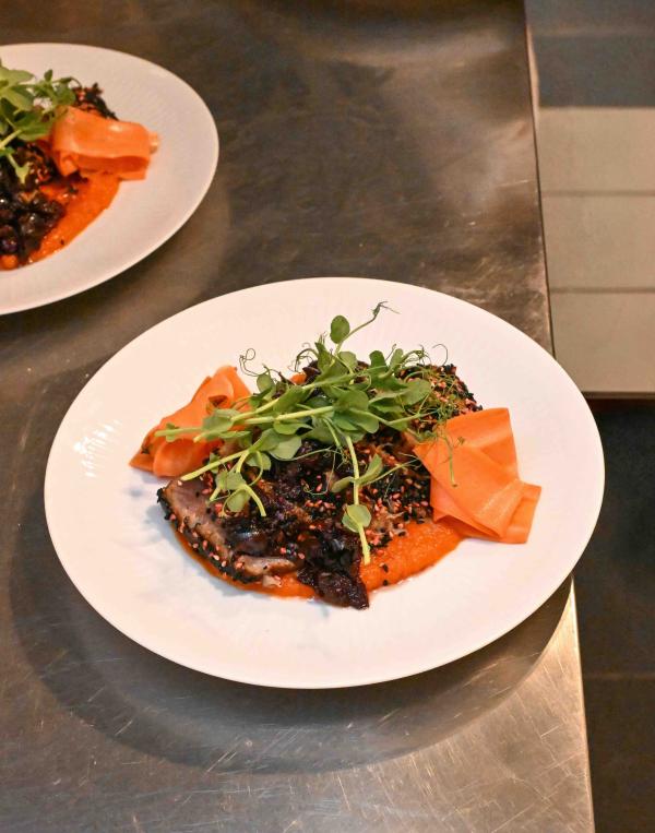 Notre avis sur La Baignoire by Lili, un bistrot et restaurant gastronomique dans le 2ème arrondissement de Paris © Clara Ceccarelli et de Romane Alixant Notre avis sur La Baignoire by Lili, un bistrot et restaurant gastronomique dans le 2ème arrondissement de Paris © Clara Ceccarelli et de Romane Alixant