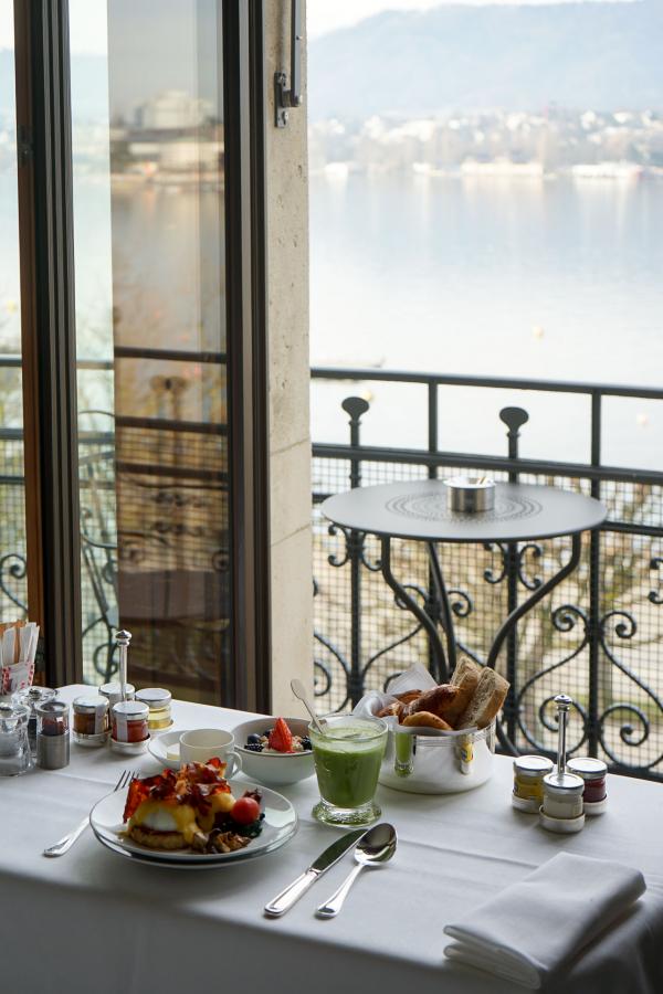 La Réserve Eden au Lac Zurich | Petit-déjeuner servi en chambre © MB|YONDER.fr