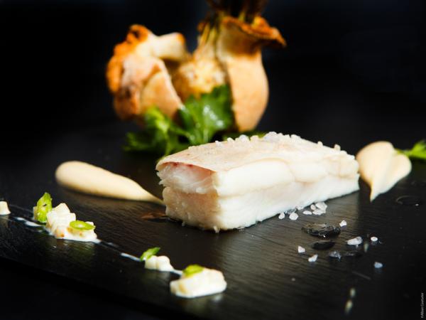 Turbot au céleri cuit en croûte de sel © Alban Couturier