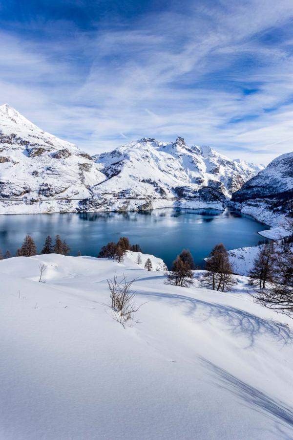 Lac de Tignes © AdobeStock Manu Reyboz