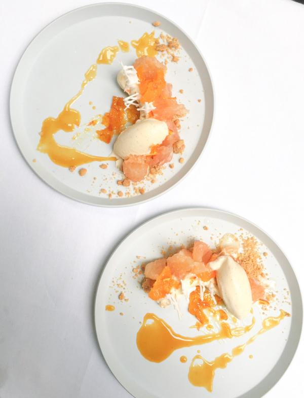 Agrume, crème à l'orange, coulis de clémentine et poivre japonais © Mélissa Leroux