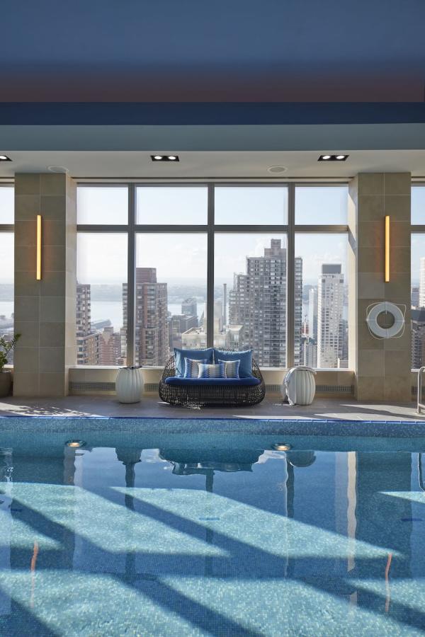 Piscine du Mandarin Oriental à New-York © DR Piscine du Mandarin Oriental à New-York © DR