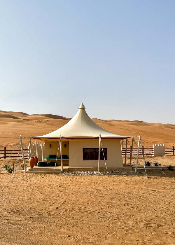 Le Desert Nights Camp et ses tentes 5 étoiles au milieu du désert à Oman