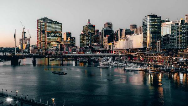 Le Darling Harbour à la tombée de la nuit © Kailash Gyawali