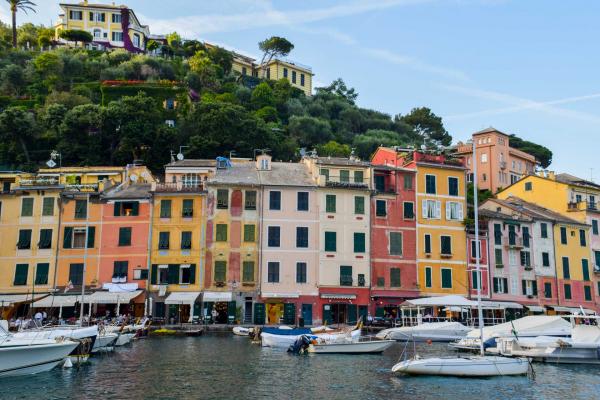 Dans le port de Portofino, alors que le soleil vient de se coucher © YONDER.fr